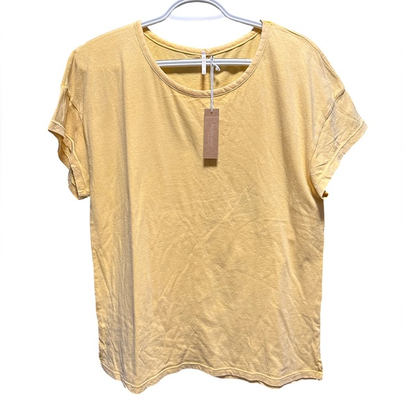 hello nite Tops - Hello Nite Los Angeles NWT Sunflower Tee Size Medium